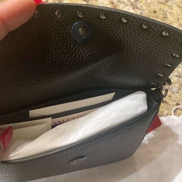 VALENTINO Rockstud Calfskin Wallet on Chain - Picture 5 of 11